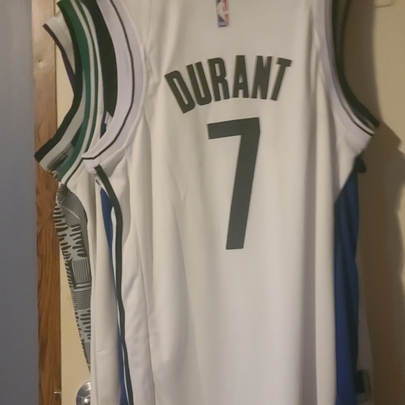 SOLD: Kevin Durants Brooklyn Nets size Large - Picture 3 of 3